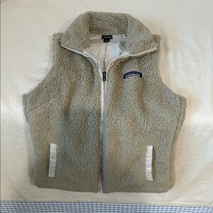Patagonia women’s Sherpa Vest - Cream